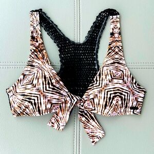 Volcom Tie-Front Crochet-Back Racerback Bikini Top in Size Medium NEW